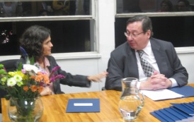 Marina Dias e Arnaldo Malheiros Filho na mesa diretora da Assembleia